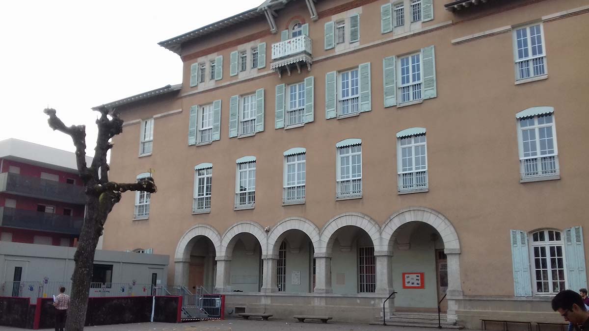 Ecole catholique Saint Charles TASSIN-LA-DEMI-LUNE