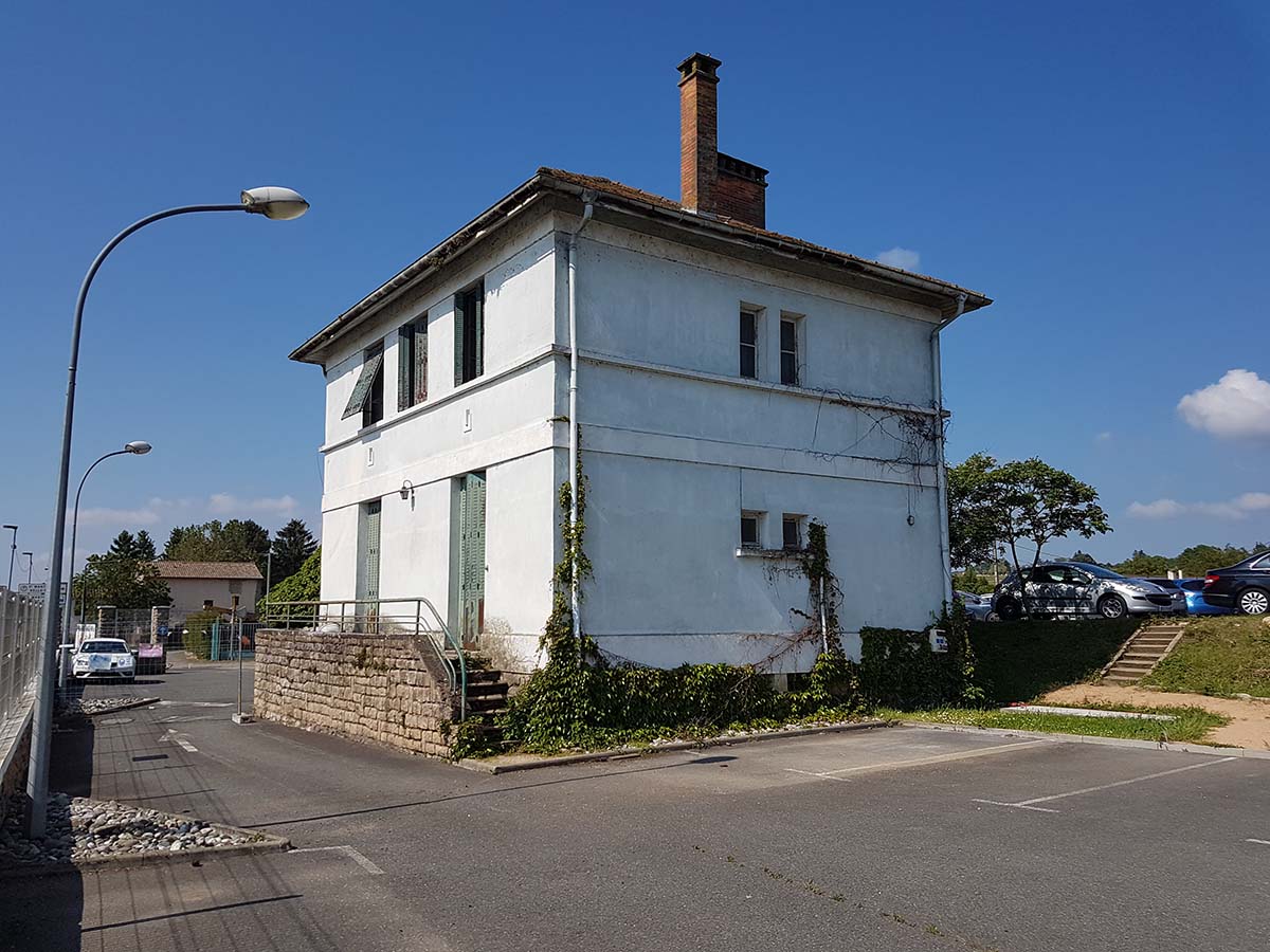 ANCIEN BATIMENT DES ARCHIVES REGILAIT