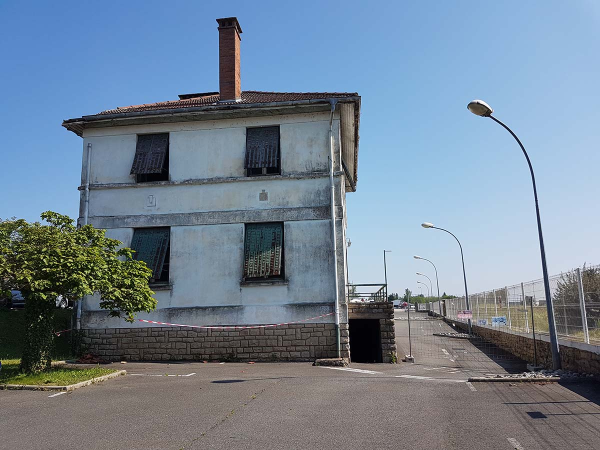 ANCIEN BATIMENT DES ARCHIVES REGILAIT